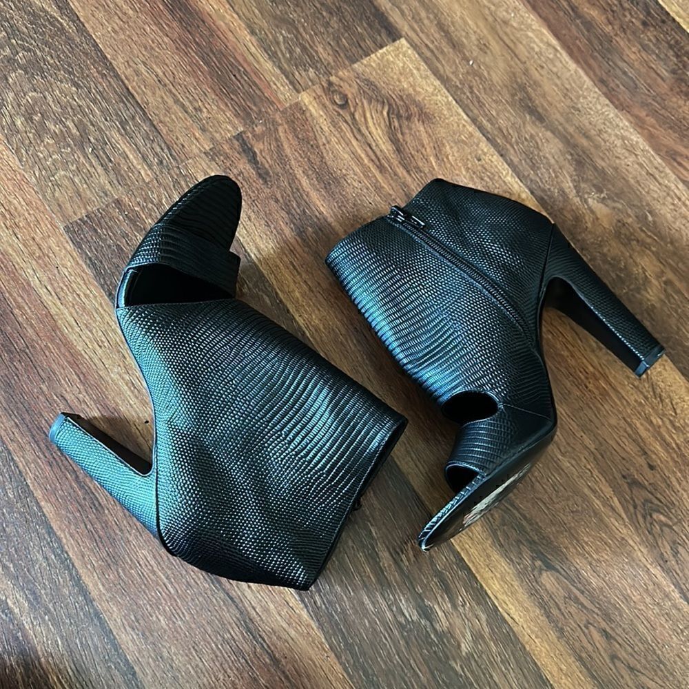 VINCE sansa embossed boots size 7 - Picture 4 of 10